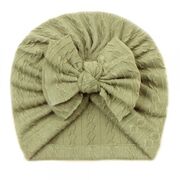 Caciulita verde tip turban cu model din tesatura si funda aplicata amx-22032-1