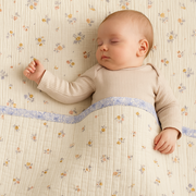 Paturica Bebelus Handmade Matlasata Din Muselina Premium Cu Fata Dubla ,   Zomea Ecru Blue, 135x100 Cm Pjb106681