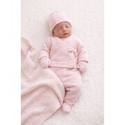 Set modify tricotat nou-născut 6 piese – bluzita, pantaloni, caciula, mănuși, botosei și pătură bp3229