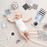 Jucarie senzoriala carticica de plus Fold Out Done by Deer Colour Mix