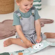 Jucarie senzoriala carticica de plus Fold-Out Done by Deer Croco Green