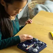 Smart games - asteroid escape, joc de logica cu 60 de provocari, 8+ ani, editie lb. romana - okesg426ro