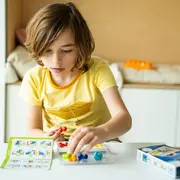 Smart games - iq twins, joc de logica cu 120 de provocari, 7+ ani, editie lb. romana - okesg306ro