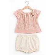 Set bebelusi fetita bluza roz cu broderie florala pantaloni scurti crem vara premium trpb0224