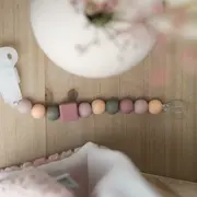 Clema pentru suzeta, Nattou, 100% silicon fara BPA, Cu sistem de prindere la suzeta, Cu margele, 30x7x18 cm, Roz BYN877350