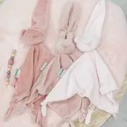 Clema pentru suzeta, Nattou, 100% silicon fara BPA, Cu sistem de prindere la suzeta, Cu margele, 30x7x18 cm, Roz BYN877350