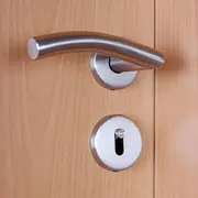Siguranta impotriva scoaterii cheilor din usa KeyFix REER 7210