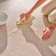 Covoras educativ, Lionelo, Yoka, Din spuma XPE non-toxica, Tip puzzle, 6 piese, Cu doua fete, Suprafata antiderapanta, 173x116 cm, Grosime 1.5 cm, Bej BYNLO-YOKA