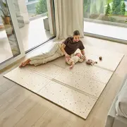 Covoras educativ, Lionelo, Zora, Din spuma XPE non-toxica, Cu doua fete, Suprafata antiderapanta, Dimensiune mare, 180x200 cm, Grosime 1.5 cm, Pliabil, Include geanta pentru transport, Bej BYNLO-ZORA
