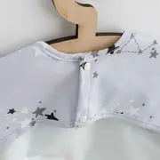 Baveta impermeabila cu maneci, New Baby, 45x36 cm, Stars BYN50137