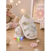 Sandalute accesorizate cu floricele si luminite in talpa snd8