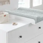 Saltea Din Spuma Pentru Masa De Infasat Din Lemn, Atasabila La Patut Bebe, 120x60 Si 140x70 Cm, Impermeabila Cu Margini De Protectie, Boho By Woodies Pjbctc_mat_imp2090