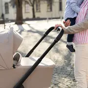 Carucior 2 in 1, Petite&Mars, Scout, Cu landou pliabil, Reversibil, Spatar si suport de picioare reglabile in 3 pozitii, Maner ajustabil, Cu accesorii, Pana la 22 kg, 0 luni+, Crem Cappuccino BYN555695
