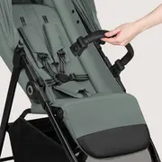 Carucior sport, Lionelo, Emerald, Pliere cu o mana, Copertina XXL UPF50+, Spatar reglabil, Suspensie completa, Roti EVA, 6- 48 luni, Pana la 22 kg, Verde BYNLO-EMERALD_GREEN_FOREST