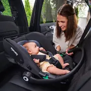 Scoica auto, Lionelo, i-Size Astrid, 0-13 Kg, 40-87 cm, Cu salteluta, Testat ADAC, Conform cu standardul european de securitate R129, Negru Onyx BYNLO-ASTRID_I-SIZE_BLACK_ONYX
