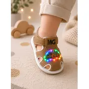 Sandalute maro cu luminite pentru super bebelusi - masinuta snd7-12