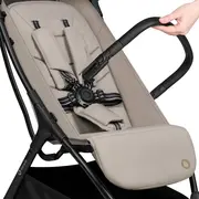 Carucior sport, Lionelo, Agia, 7.3 kg, Ultracompact, Pliere rapida cu o mana, Suport pentru biberon inclus, Sezutul lat si confortabil, 6-48 luni, Sustine 22 kg, Bej BYNLO-AGIA_BEIGE_SAND