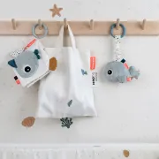 Carticica senzoriala cu activitati Done by Deer Sea Friends Colour Mix