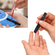 Lipidometru Novama Expert LPMS, analizor profil lipidic TC HDL LDL TG, memorie 1000 teste, 10 benzi testare cu calibrare, lancete sterile, dispozitiv de intepare, capilare, etui BITNovamaExpertLPMS