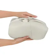 Balansoar, Lionelo, Celia Close&Cosy, Manual, Cu 2 pozitii de inclinare, Cu centuri de siguranta in 5 puncte, Bara cu jucarii inclusa, Baza din lemn de fag, Husa detasabila si lavabila, Pana la 9 kg, Alb BYNLO-CELIA_ROCKER_CLOSE&COSY