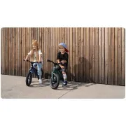 Bicicleta fara pedale, Lionelo, Bart Air, Usoara, Cu roti gonflabile, Cu cadru din magneziu, Cu ghidon si sa reglabile, Greutate 3.8 Kg, 12 inch, Conform cu standardul european de securitate EN71, Albastru BYNLOE-BART_AIR_BLUE_NAVY