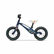 Bicicleta fara pedale, Lionelo, Bart Air, Usoara, Cu roti gonflabile, Cu cadru din magneziu, Cu ghidon si sa reglabile, Greutate 3.8 Kg, 12 inch, Conform cu standardul european de securitate EN71, Albastru BYNLOE-BART_AIR_BLUE_NAVY
