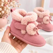 Cizme roz imblanite pentru fete superbebe shop din piele ecologica cu talpa de cauciuc si ciucurei pufosi, peste glezna, inchidere cu fermoar (2)