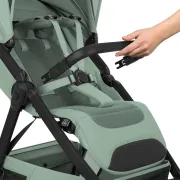 Carucior sport, Lionelo, Bett, Compact, Pliere rapida cu o mana, Copertina impermeabila UPF50+, Cu organizator ThermBag si accesorii, 6-48 luni, Sustine 22 kg, Green Sage BYNLO-BETT_GREEN_SAGE