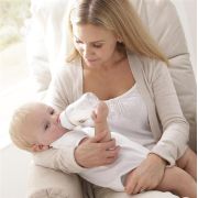 Tutti Bambini-Fotoliu Reglabil Pentru Alaptat Cu Suport Pentru Picioare Gc 35 Vanilla - BBB1689