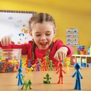 Set pentru sortat si numarat - familia mea (72 piese)