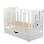 BabyNeeds - Patut din lemn Timmi Girafa 120x60 cm, cu sertar, Alb + Saltea 10 cm BYNBOTIMG10CM02AL