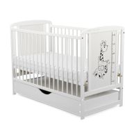 BabyNeeds - Patut din lemn Timmi Girafa 120x60 cm, cu sertar, Alb + Saltea 10 cm BYNBOTIMG10CM02AL