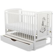 BabyNeeds - Patut din lemn Timmi Girafa 120x60 cm, cu sertar, Alb + Saltea 12 cm BYNBOTIMG12CM02AL