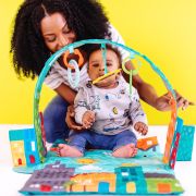 Bright Starts - Salteluta de activitati Out on the Town™ BBB10416