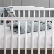 Patut Din Lemn Pentru Bebe, Inaltime Saltea Reglabila, Noble Alb 120x60 Cm Pjbnoble_cot_white