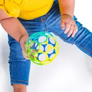 Bright Starts - Minge Oball Classic Easy-Grasp - Albastru / Galben / Verde BBB12288