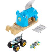 HOT WHEELS LANSATOR MONSTER TRUCK RECHINUL CU DOUA MASINUTE VIVMTGKY01_GKY03
