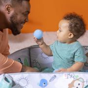 Bright Starts - Salteluta de activitati 5 in 1 Gym & Ball Pit Totally Tropical BBB12624