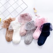 Sosetele cu model din tesatura si volanas din tulle MDSKK153