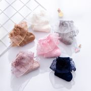 Sosetele cu model din tesatura si volanas din tulle MDSKK153