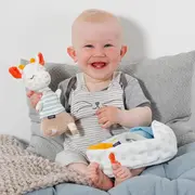 Jucarie de plus - girafa somnoroasa in cosulet