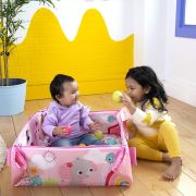Bright Starts - Salteluta de activitati 5 in 1 Gym & Ball Pit Rainbow Tropics BBB12625