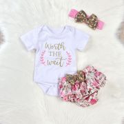 Costumas pentru fetite - Worth the wait MDHA1132-1-DE.3-6 luni (Marimea 18 incaltaminte)