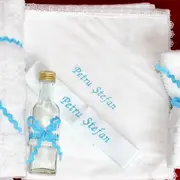 Personalizare a trusoului de botez - Nume sau Data Botez brodate pe prosop