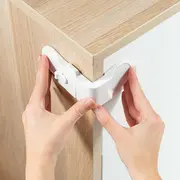 Set 3 sigurante pentru blocare sertare si usi de dulapuri REER 71080