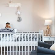 Patut Din Lemn Pentru Bebe, Inaltime Saltea Reglabila, Clasic Alb 120x60 Cm Pjbclasic_cot_white