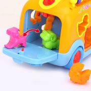 CAMIONETA CU FORME SUNETE SI LUMINI VIV988
