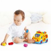 CAMIONETA CU FORME SUNETE SI LUMINI VIV988