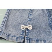 Costumas cu bluzita alba si pantalonasi din blugi - fundite (marime disponibila: 6-9 luni (marimea 19 incaltaminte)) mbxq1926-1-dg.6-9 luni (marimea 19 incaltaminte)