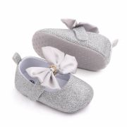 Pantofiori argintii cu strasuri si fundita din satin (marime disponibila: 3-6 luni (marimea 18 incaltaminte)) mbd2677-3-p01.3-6 luni (marimea 18 incaltaminte)